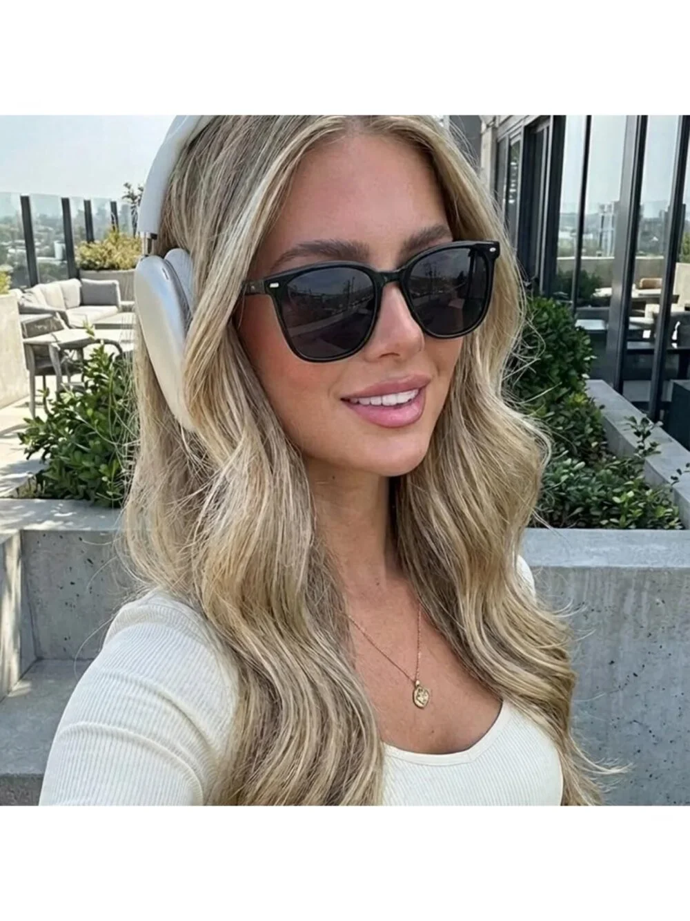 Stylish Polarized Sunglasses for Women | UV Protection & Fashionable Design